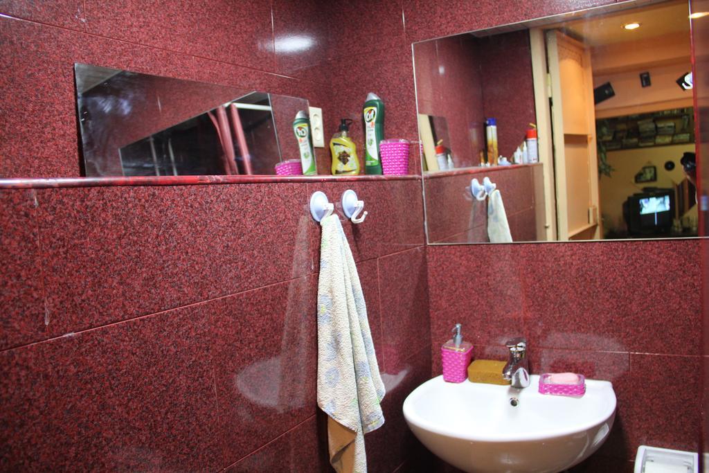 Hostel Retro Batumi Phòng bức ảnh