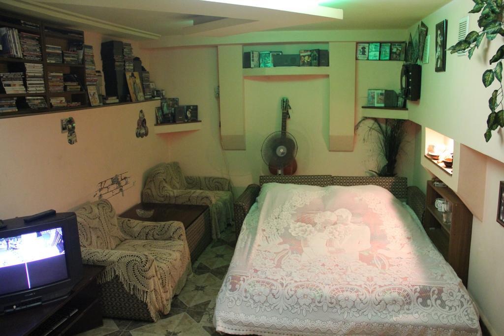 Hostel Retro Batumi Phòng bức ảnh