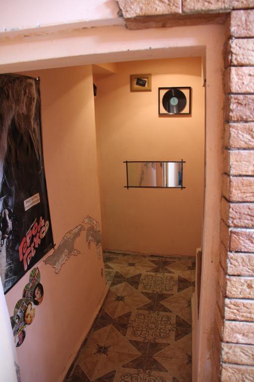Hostel Retro Batumi Phòng bức ảnh